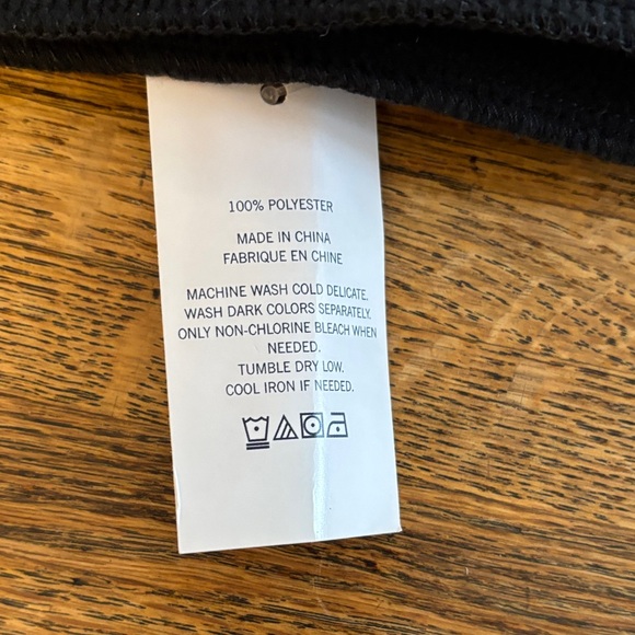 New Lands' End Classic Black Wrap Fleece Scarf. Unisex Soft and Cozy - Picture 4 of 4